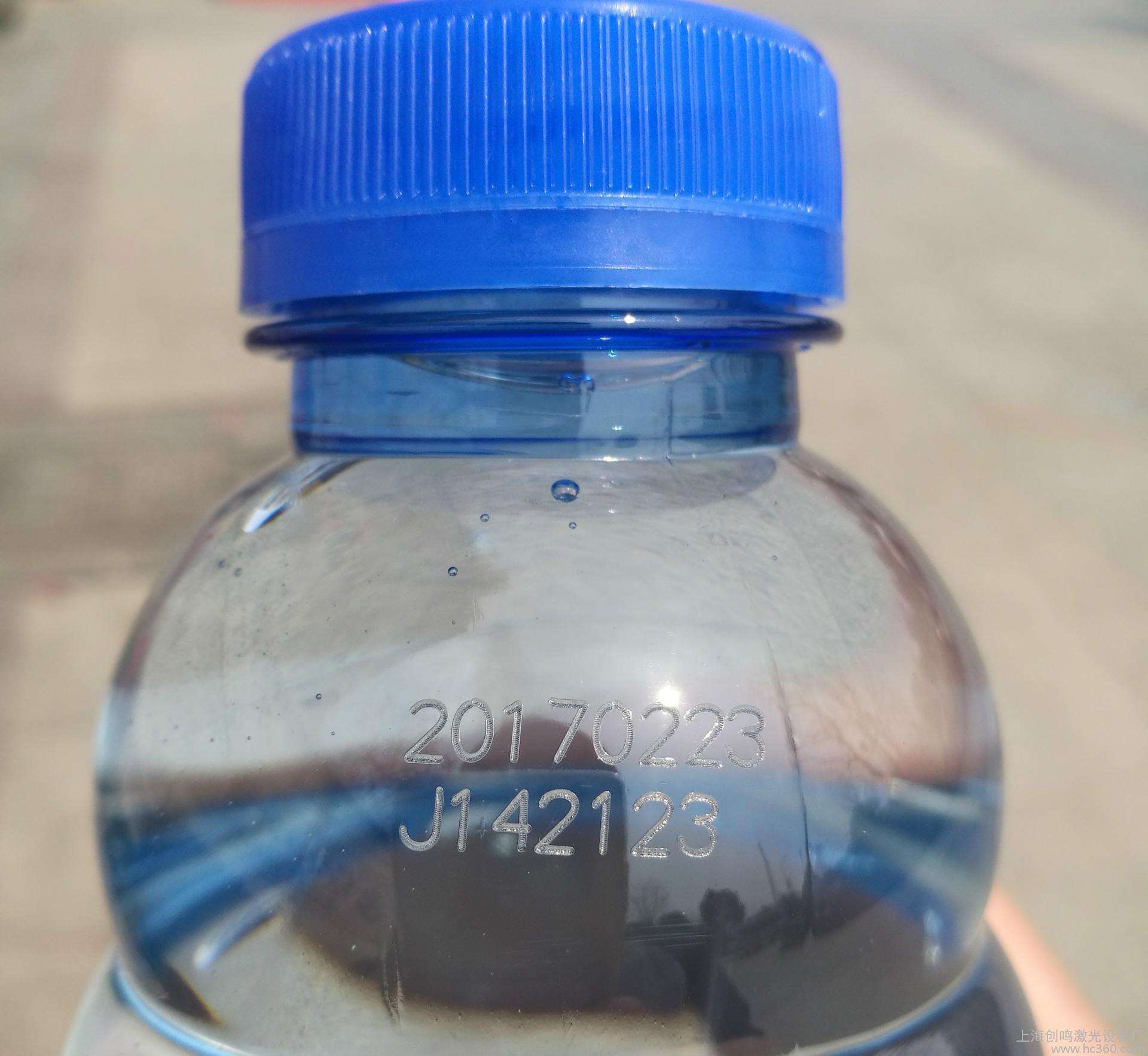 礦泉水日期碼在線飛行激光打標機