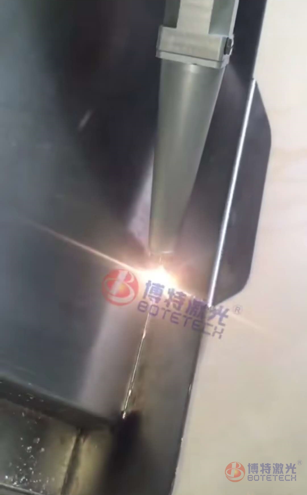 手持式激光焊接 手持式激光焊接