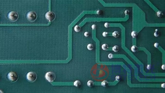 博特激光錫焊機對比電烙鐵錫焊運作流程