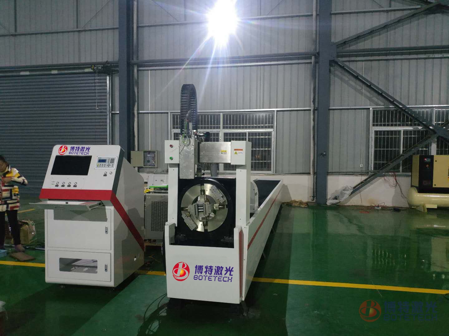 圓管光纖激光切割機 圓管光纖激光切割機