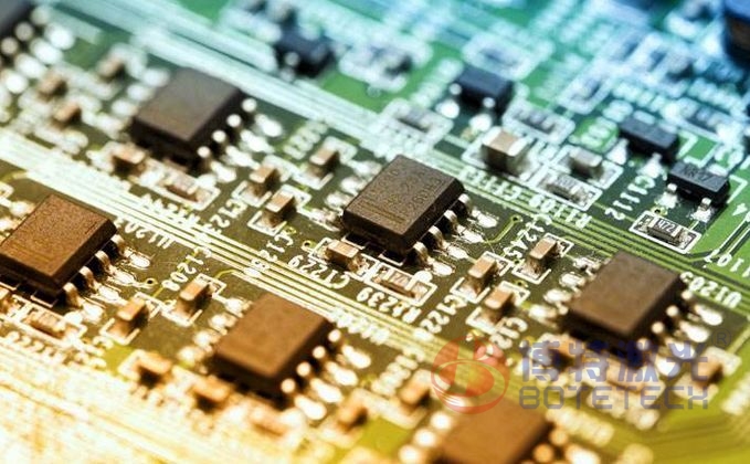 紫外激光打標(biāo)機(jī)PCB板冷加工鐳雕優(yōu)勢